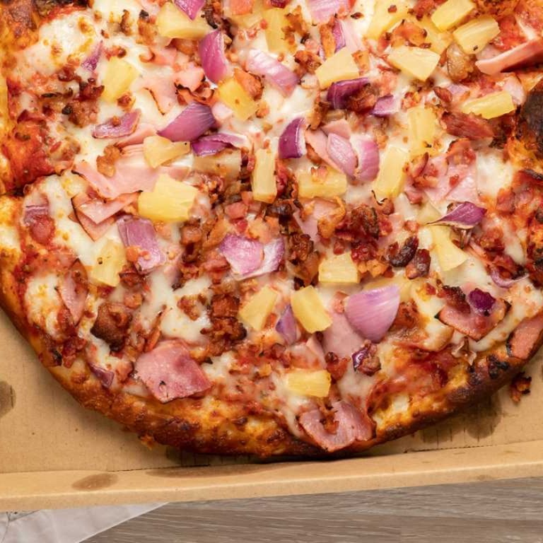 Hawaiian Pizza: A Tropical Twist on Pizza Classics